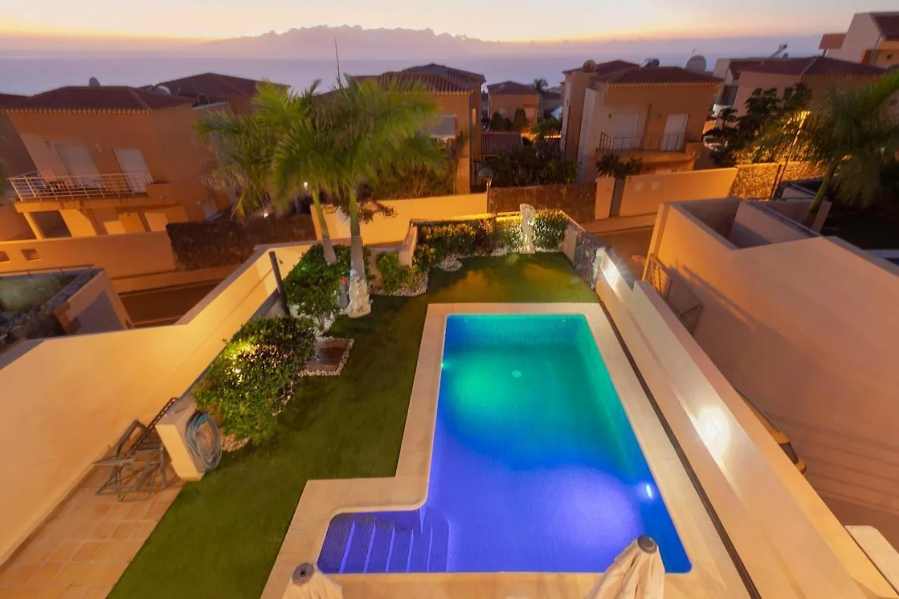 My Island Escape - Sea Views - Private Pool, Sauna Puerto de Santiago  Villa