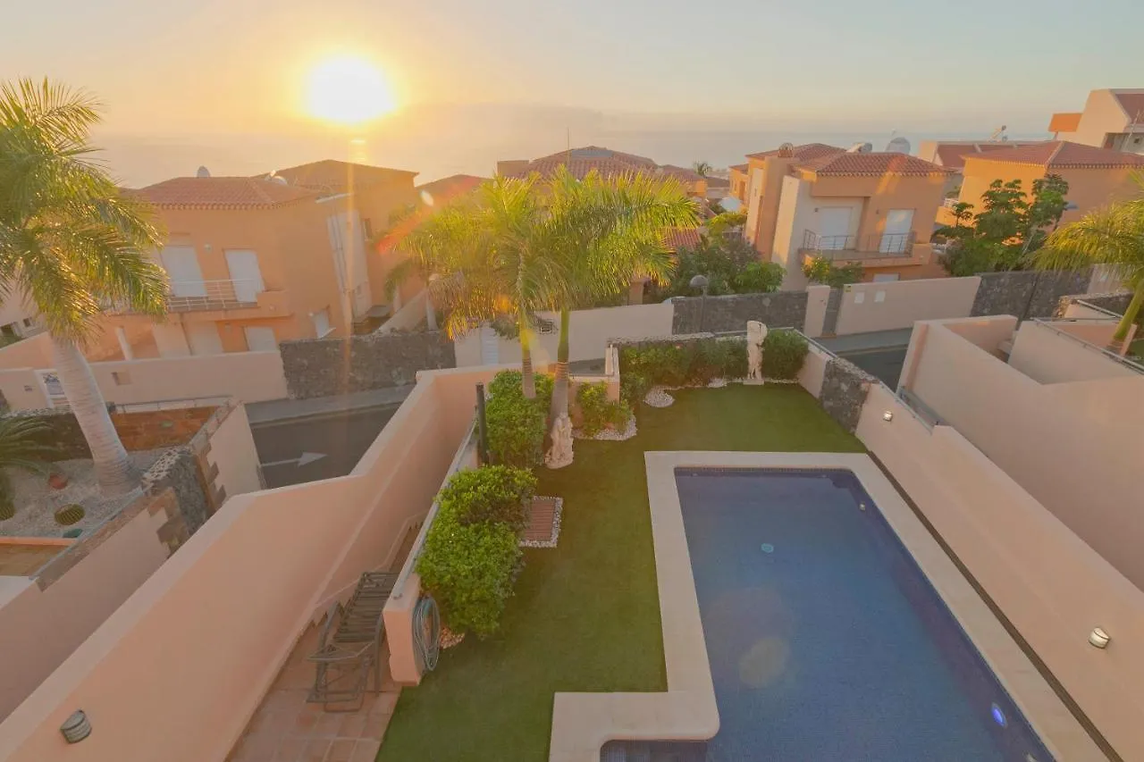 My Island Escape - Sea Views - Private Pool, Sauna Puerto de Santiago  Spain